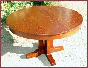 Original 1912 L.& J. G. Stickley  Prarie School Dining Table with 2 original leaves.